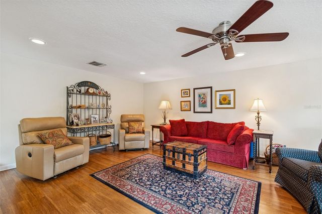 2268 INDIAN AVENUE N, Belleair Bluffs, FL 33770