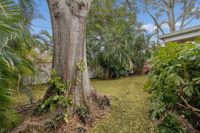 2268 INDIAN AVENUE N, Belleair Bluffs, FL 33770