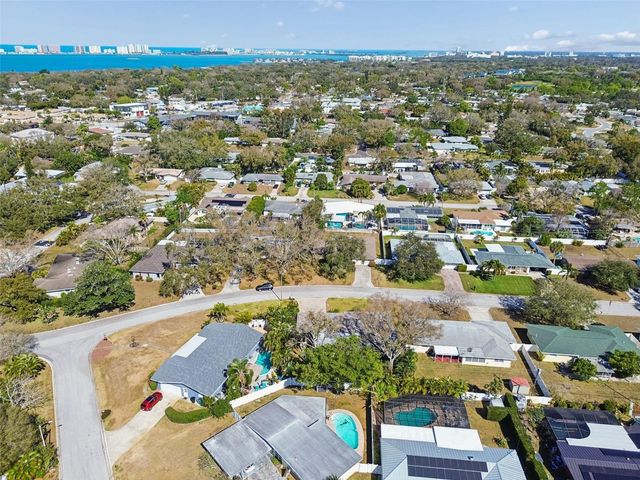 2268 INDIAN AVENUE N, Belleair Bluffs, FL 33770