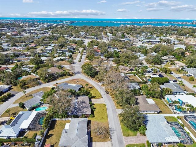 2268 INDIAN AVENUE N, Belleair Bluffs, FL 33770