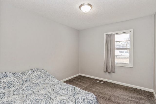 281 NW Jacolyn Drive, Cedar Rapids, IA 52405