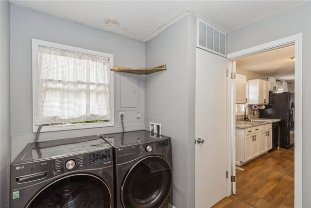 281 NW Jacolyn Drive, Cedar Rapids, IA 52405