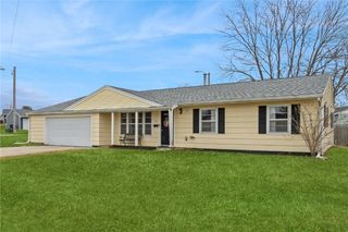 281 NW Jacolyn Drive, Cedar Rapids, IA 52405