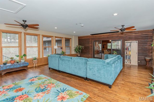 1000 Eureka Road, St Louis, MO 63025