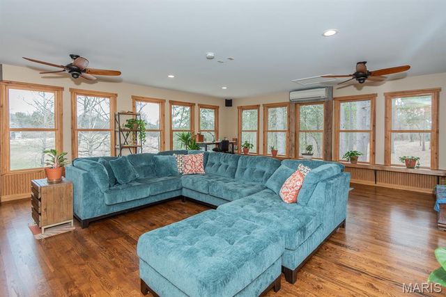 1000 Eureka Road, St Louis, MO 63025