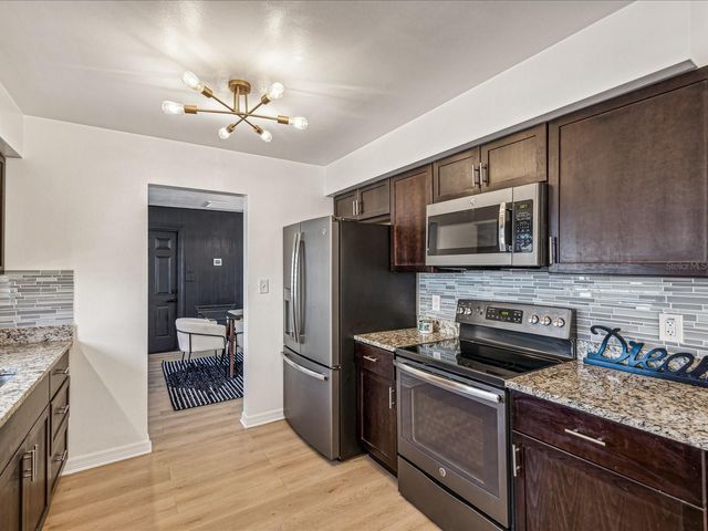 2000 57TH STREET N, St Petersburg, FL 33710