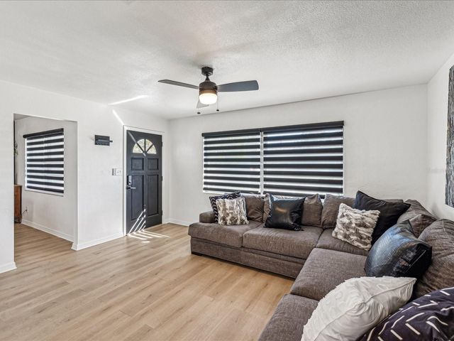 2000 57TH STREET N, St Petersburg, FL 33710