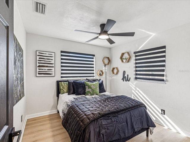 2000 57TH STREET N, St Petersburg, FL 33710