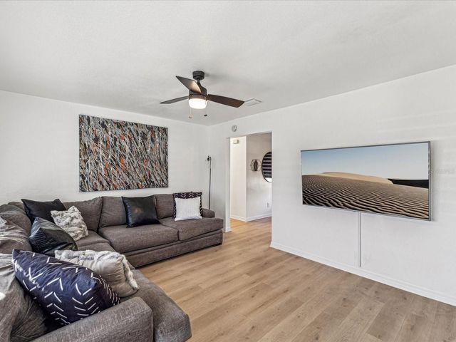 2000 57TH STREET N, St Petersburg, FL 33710