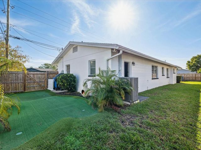 2000 57TH STREET N, St Petersburg, FL 33710
