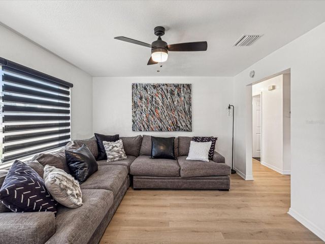2000 57TH STREET N, St Petersburg, FL 33710