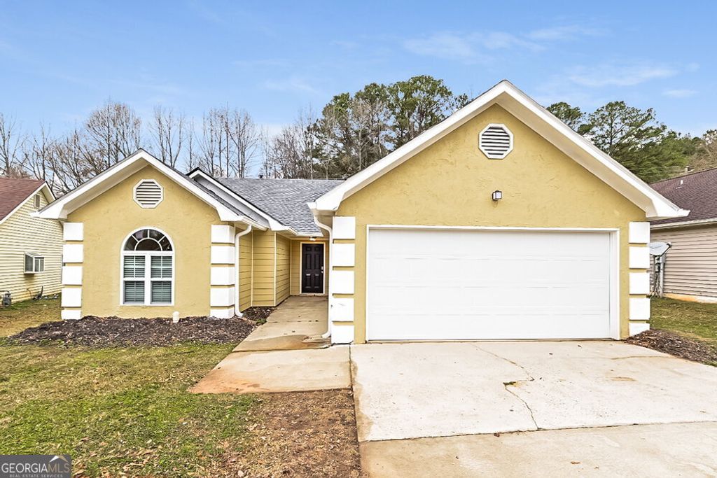 125 Gingerbread Place, Fayetteville, GA 30214