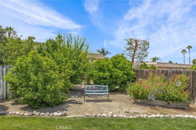 1171 Canyon View Lane, Colton, CA 92324