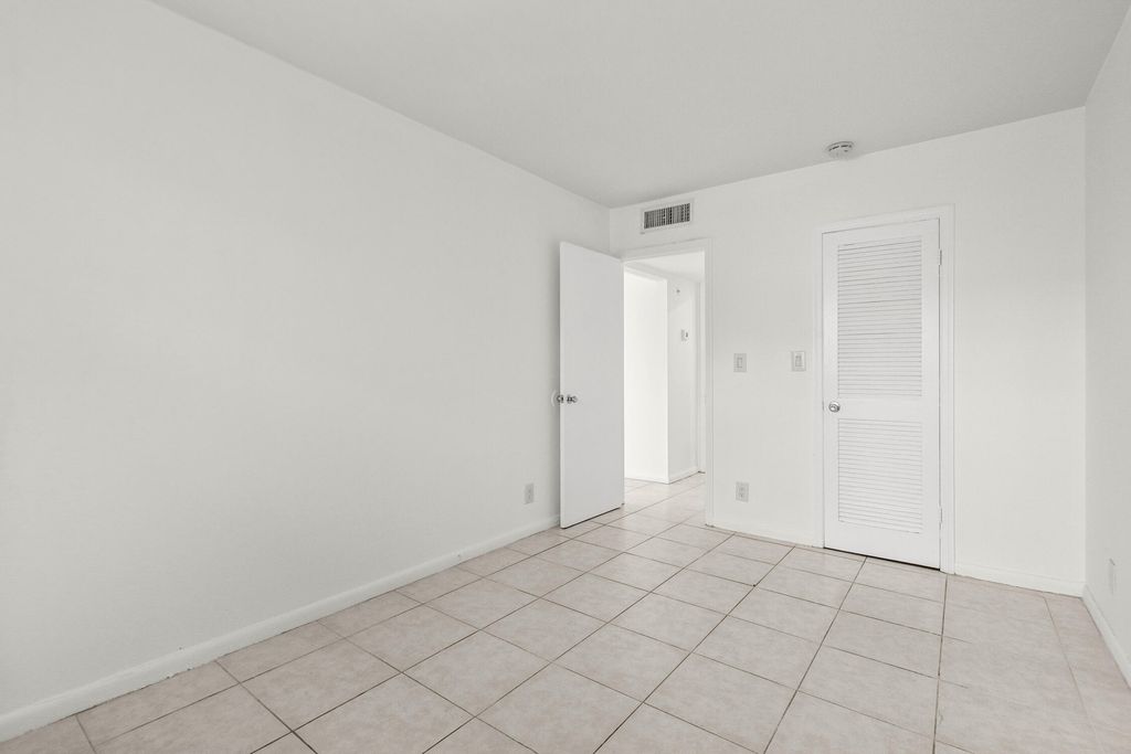 1499 NW 15th Avenue 27, Boca Raton, FL 33486