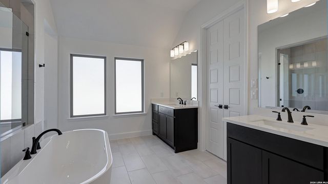 217 Hidalgo, Boerne, TX 78006