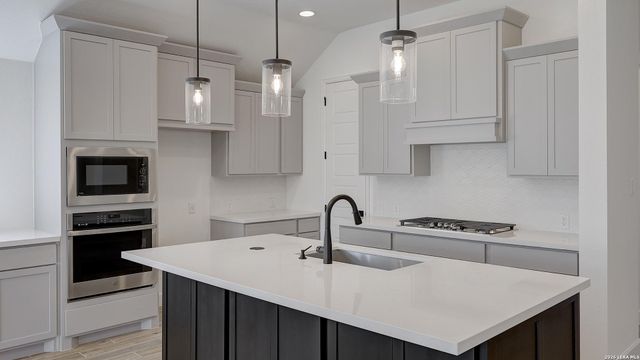 217 Hidalgo, Boerne, TX 78006