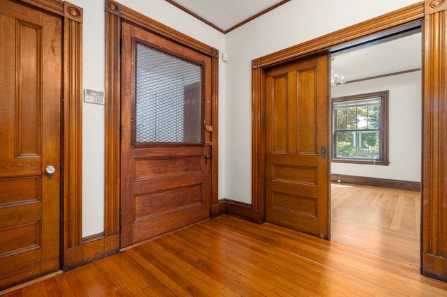 48 Auburn Street 48, Brookline, MA 02446