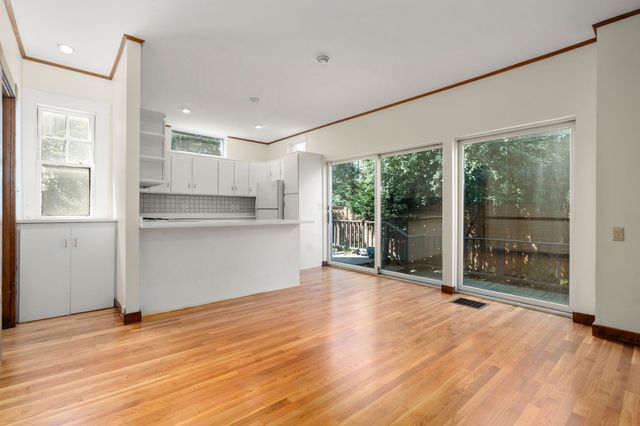 48 Auburn Street 48, Brookline, MA 02446