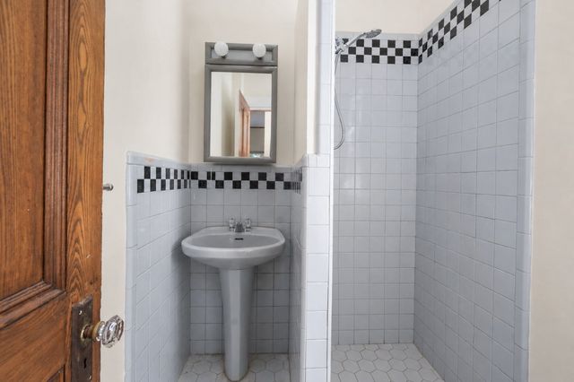 48 Auburn Street 48, Brookline, MA 02446
