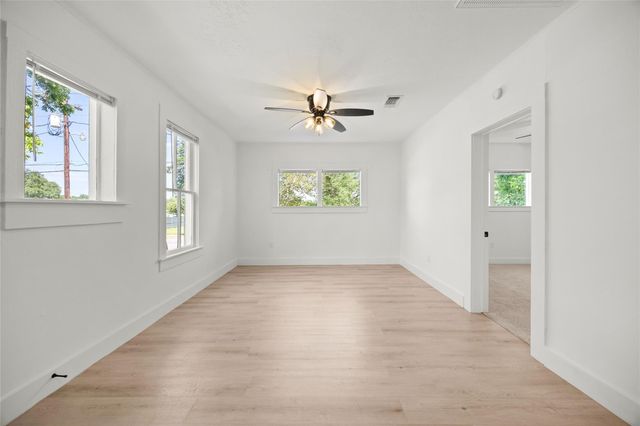 620 S Bell Street, Bellville, TX 77418
