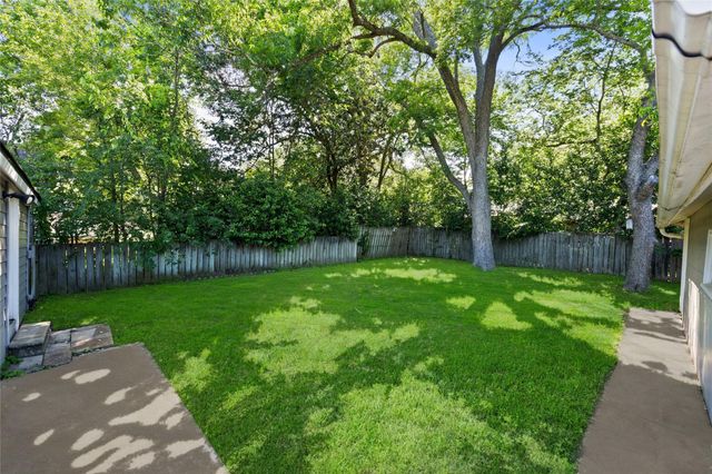620 S Bell Street, Bellville, TX 77418