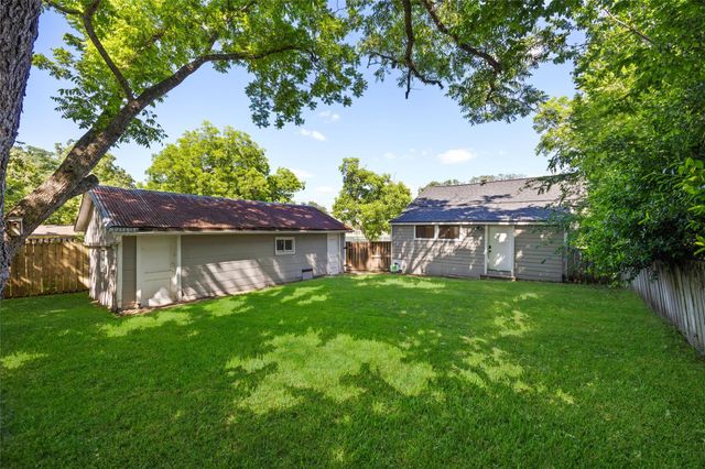 620 S Bell Street, Bellville, TX 77418