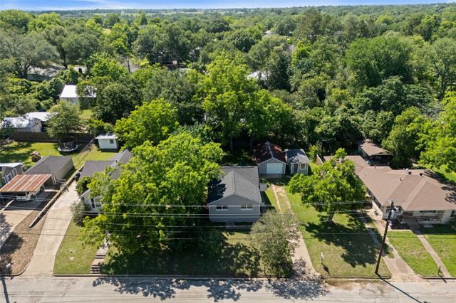 620 S Bell Street, Bellville, TX 77418