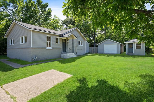 620 S Bell Street, Bellville, TX 77418