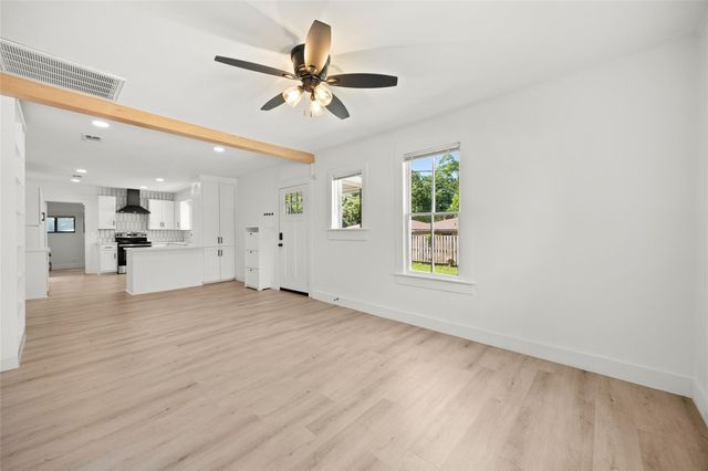 620 S Bell Street, Bellville, TX 77418