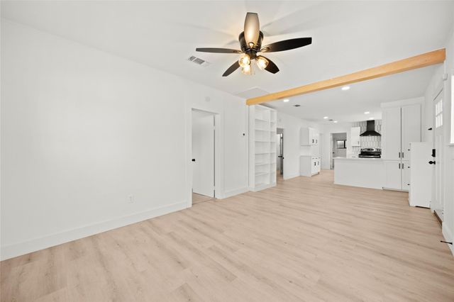 620 S Bell Street, Bellville, TX 77418
