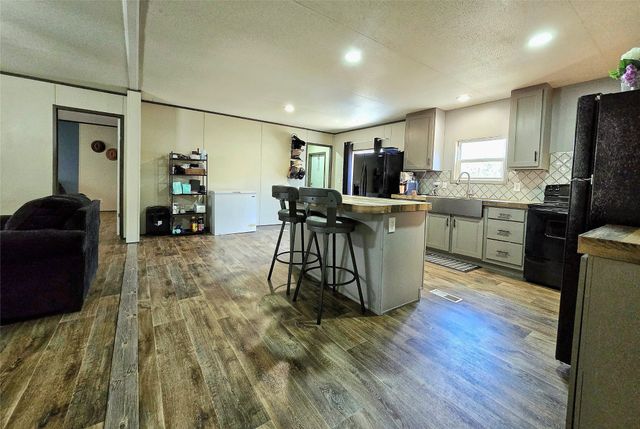 688 Vz County Road 4910, Ben Wheeler, TX 75754