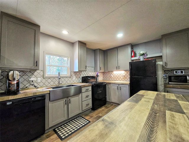 688 Vz County Road 4910, Ben Wheeler, TX 75754