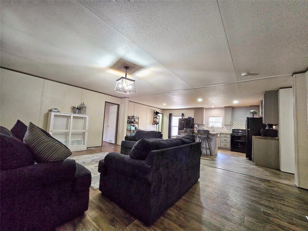 688 Vz County Road 4910, Ben Wheeler, TX 75754