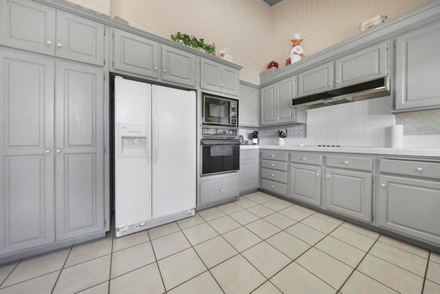293 Bouquet Canyon Drive, Palm Desert, CA 92211