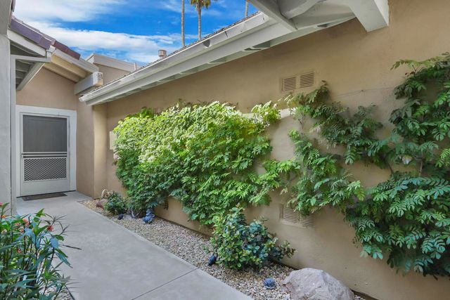 293 Bouquet Canyon Drive, Palm Desert, CA 92211