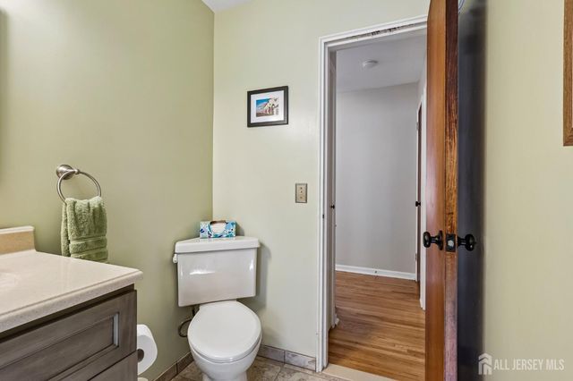 13 Highview Road, East Brunswick, NJ 08816