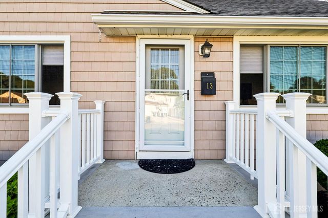 13 Highview Road, East Brunswick, NJ 08816