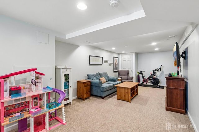 13 Highview Road, East Brunswick, NJ 08816