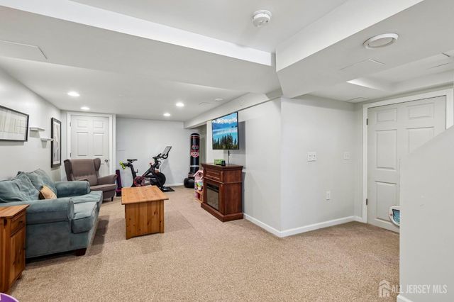 13 Highview Road, East Brunswick, NJ 08816