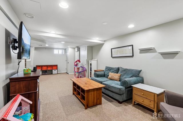 13 Highview Road, East Brunswick, NJ 08816