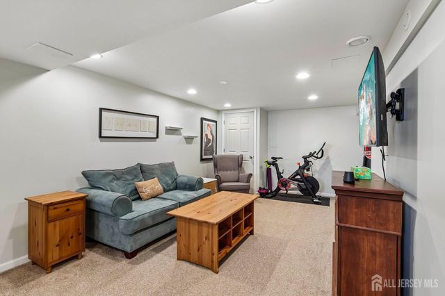 13 Highview Road, East Brunswick, NJ 08816