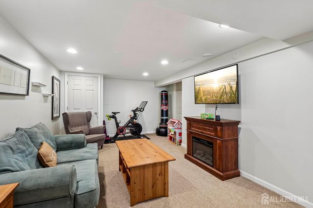 13 Highview Road, East Brunswick, NJ 08816