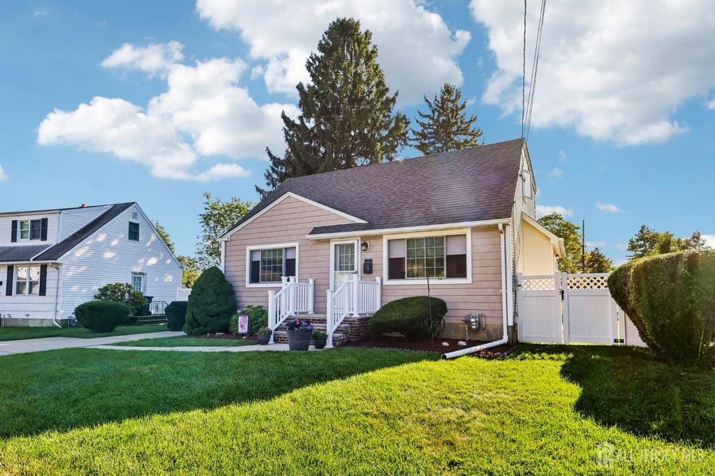 13 Highview Road, East Brunswick, NJ 08816