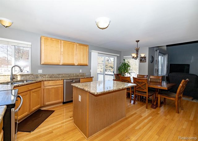 5731 Bingham Drive, Commerce Twp, MI 48382