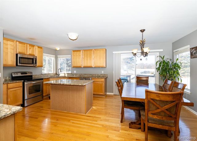 5731 Bingham Drive, Commerce Twp, MI 48382