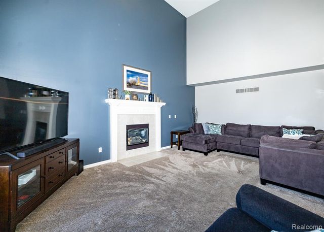 5731 Bingham Drive, Commerce Twp, MI 48382