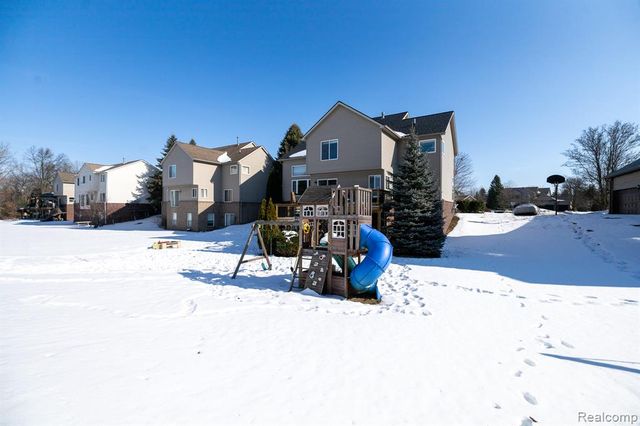 5731 Bingham Drive, Commerce Twp, MI 48382