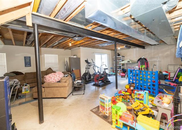 5731 Bingham Drive, Commerce Twp, MI 48382