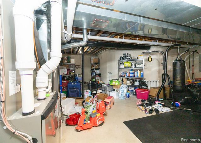 5731 Bingham Drive, Commerce Twp, MI 48382