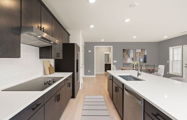 8 Peters Farm Way 106, Westborough, MA 01581